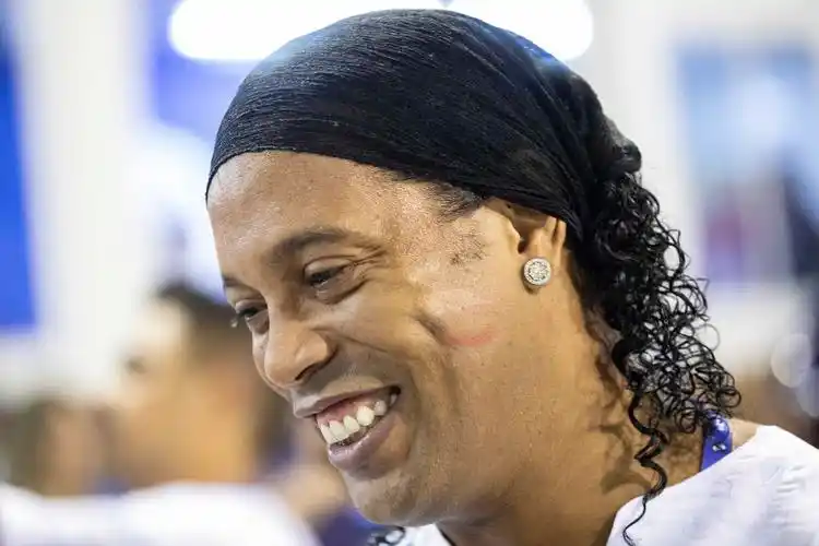 竞争激烈的 竞争激烈的