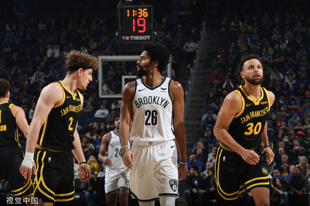 方家庭的尊 方家庭的尊